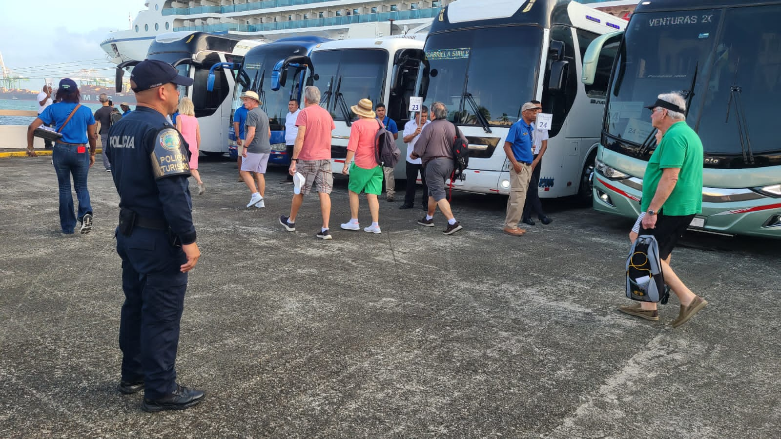 Policia brinda seguridad a más de tres mil turistas en Panamá