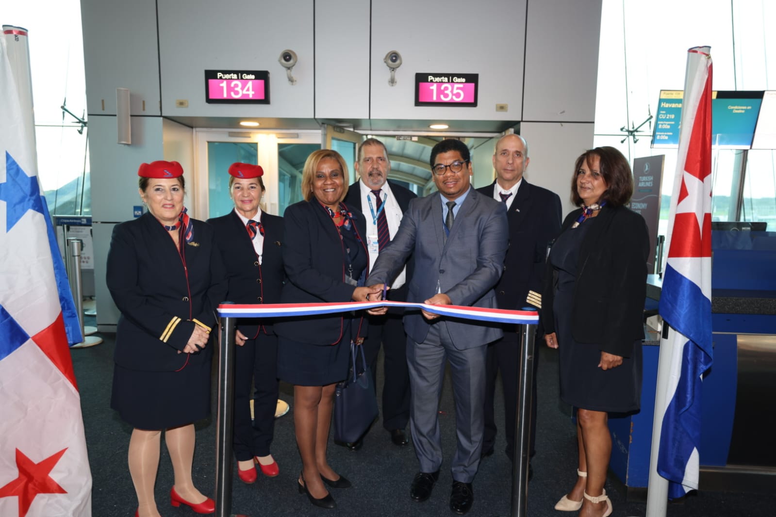 Aerolínea Cubana de Aviación reanuda sus vuelos comerciales entre La Habana y Panamá